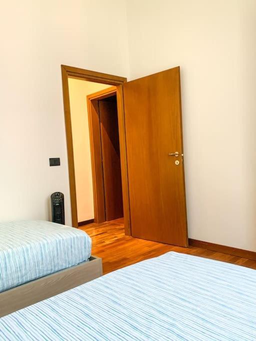 Tonyman Apartment 1 Bolonia Exterior foto